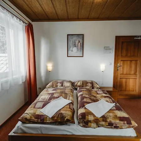 Kubinska Hola * Dolny Kubin