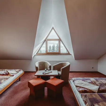 בקתה Kubinska Hola דולני קובין