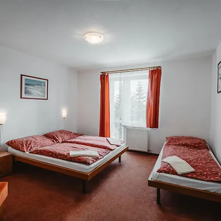 Kubinska Hola * דולני קובין