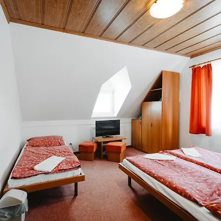 Kubinska Hola * Dolny Kubin